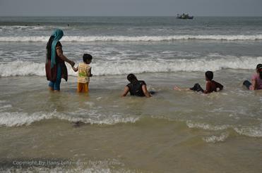 01 Mobor-Beach_and_Cavelossim-Beach,_Goa_DSC6772_b_H600